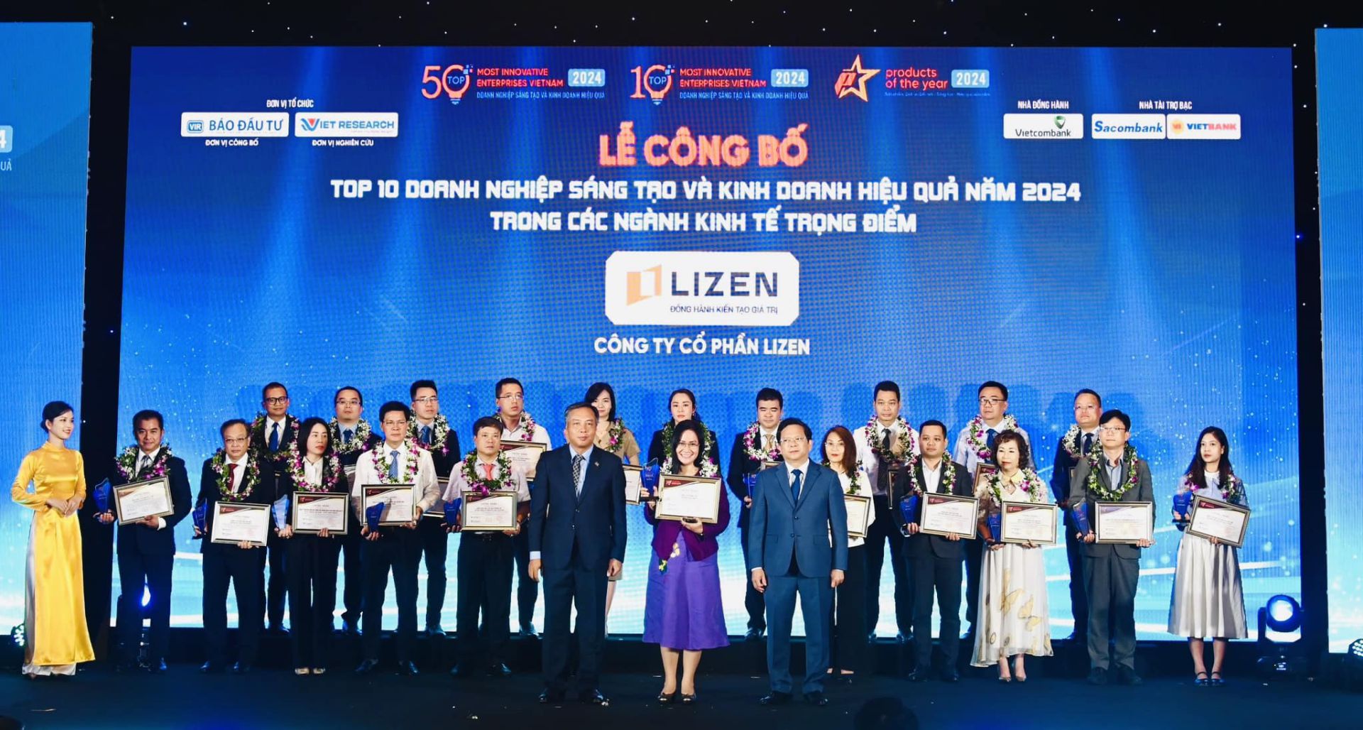 LIZEN đạt Top 10 Doanh nghiệp Đổi mới, Sáng tạo và Kinh doanh hiệu quả ngành Bất động sản - Xây dựng 2024 - Nhóm Nhà phát triển hạ tầng và xây lắp điện, viễn thông